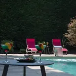 Logis La Croix Blanche Hotel 3*