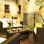 Logis La Croix Blanche Hotel Fontevraud L'Abbaye