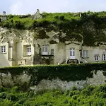 Hotel Logis La Croix Blanche 3*