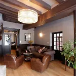 Logis La Croix Blanche Hotel 3*