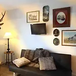 Logis La Croix Blanche Hotel 3*