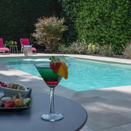 Otel Logis La Croix Blanche 3*