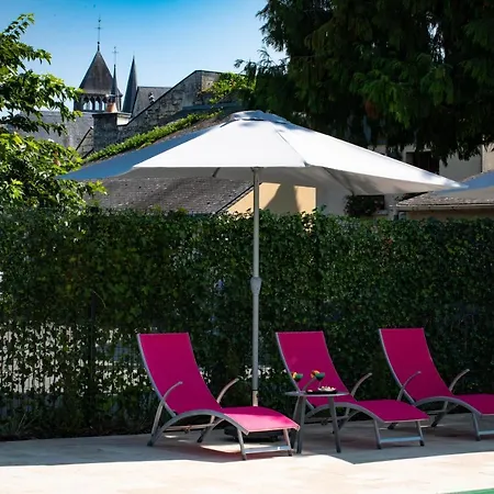 Otel Logis La Croix Blanche