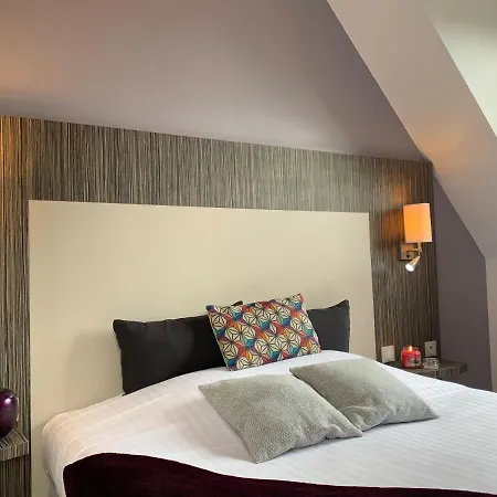Otel Logis La Croix Blanche 3*