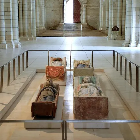 Logis La Croix Blanche Otel 3*