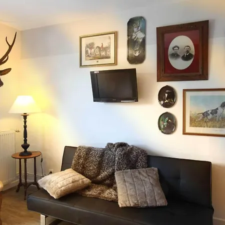 Logis La Croix Blanche Hotel 3*