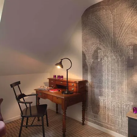 Logis La Croix Blanche 3* 丰特夫罗拉拜