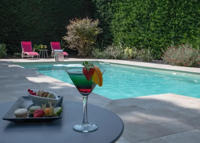 Hotel Logis La Croix Blanche 3*