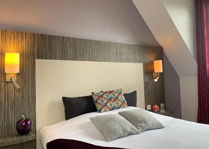 Hotel Logis La Croix Blanche 3*