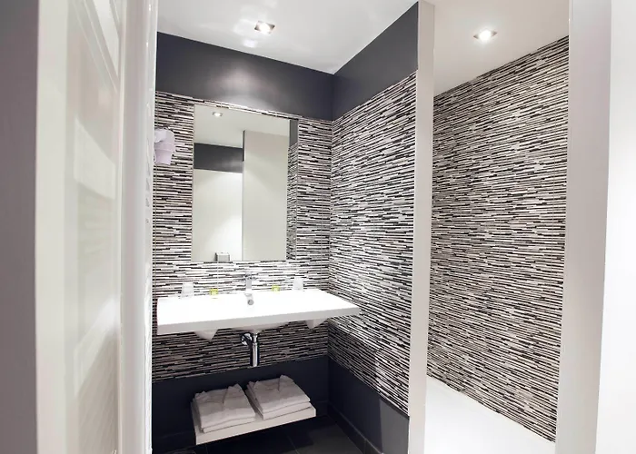 Hotel Logis La Croix Blanche