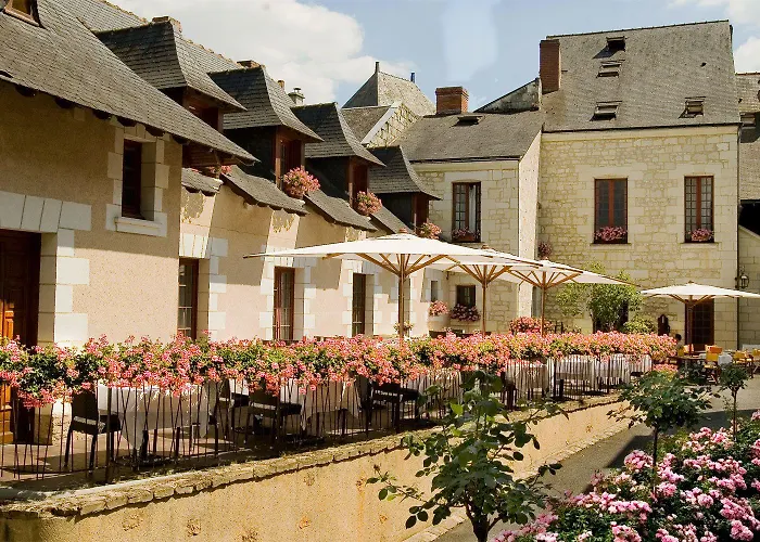 Logis La Croix Blanche Hotel