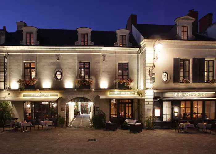 Logis La Croix Blanche Hotel