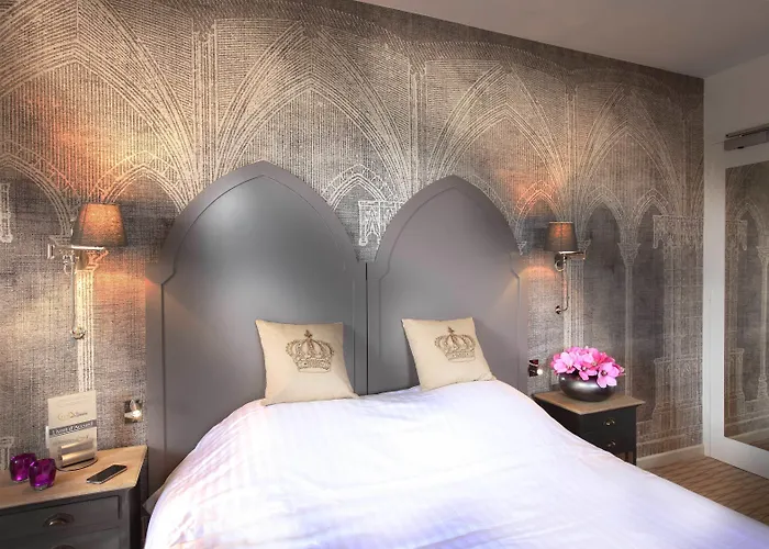 Logis La Croix Blanche Hotel Fontevraud-l'Abbaye