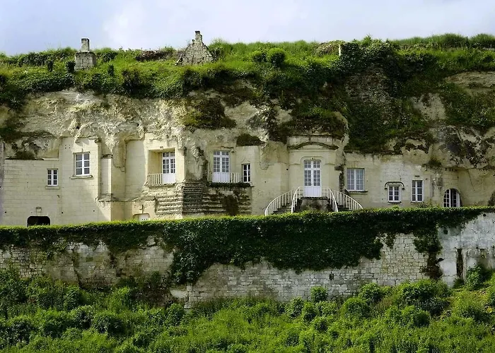 Hotel Logis La Croix Blanche 3*